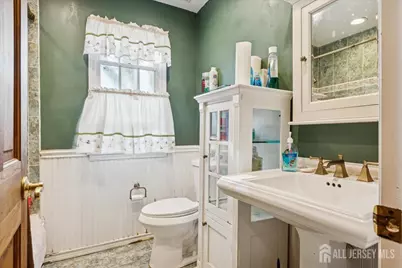 28 Debra Place, Sewaren, NJ 07077 - Photo 15