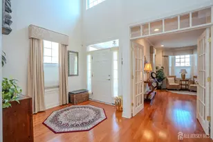 380 Daisy Ct, Monroe Township, NJ 08831 - Photo 5