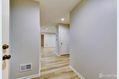 908 Meadow Court, Helmetta, NJ 08828 - Photo 5