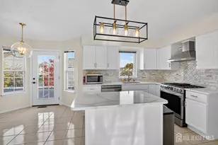 33 Constitution Way, South River, NJ 08882 - Photo 17