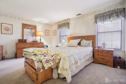 809 Woodbridge Commons Way, Iselin, NJ 08830 - Photo 15