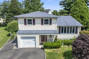 2315 Desisto Dr, Rahway, NJ 07065 - Photo 3