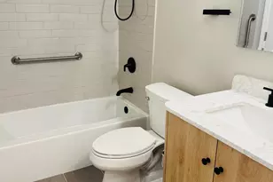 604 Wellington Pl, Aberdeen Township, NJ 07747 - Photo 5