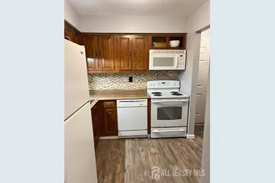 604 Wellington Place, Aberdeen Township, NJ 07747 - Photo 3