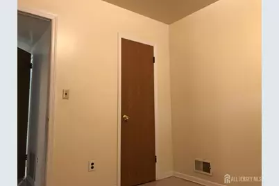 689 Mary Street, Perth Amboy, NJ 08861 - Photo 11