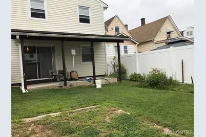 689 Mary Street, Perth Amboy, NJ 08861 - Photo 17