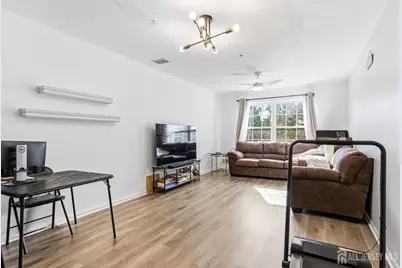 21 Newburgh Drive, Edison, NJ 08820 - Photo 5