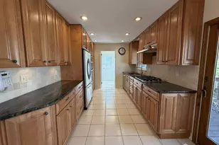 13 Beacon Hill Dr, East Brunswick Township, NJ 08816 - Photo 9