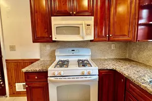 340 Old Post Rd, Edison, NJ 08817 - Photo 7