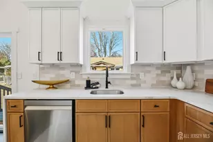 28 Brattle Ave, Ewing Township, NJ 08638 - Photo 9