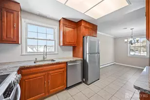 137 N Plymouth Ln, Monroe Township, NJ 08831 - Photo 15