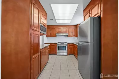 137 N Plymouth Lane, Monroe Township, NJ 08831 - Photo 11