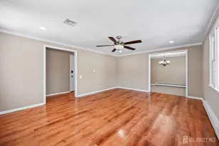 137 N Plymouth Ln, Monroe Township, NJ 08831 - Photo 7