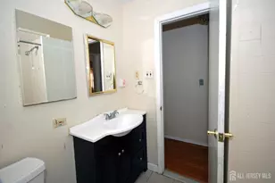 202 Green Hollow Dr, Iselin, NJ 08830 - Photo 13
