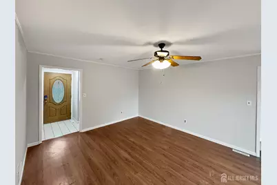 38 Warrenville Road, Middlesex, NJ 08846 - Photo 3