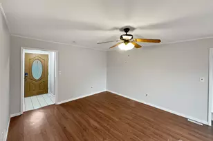 38 Warrenville Rd, Middlesex, NJ 08846 - Photo 3