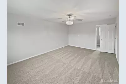 38 Warrenville Road, Middlesex, NJ 08846 - Photo 17