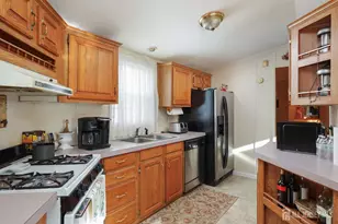 10 Twain Rd, North Brunswick Township, NJ 08902 - Photo 11
