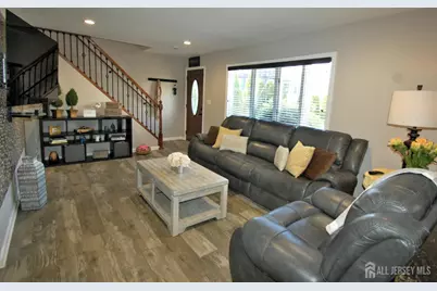 18 Pinetree Drive, Sayreville, NJ 08859 - Photo 5