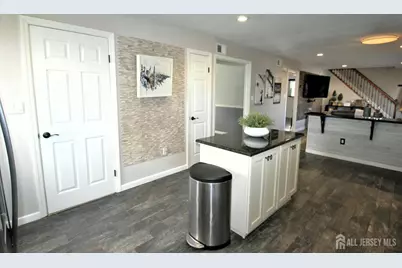 18 Pinetree Drive, Sayreville, NJ 08859 - Photo 15