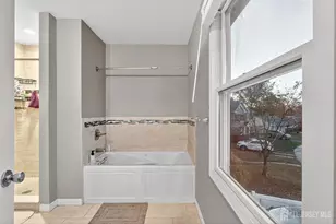 18 Baxter Rd, Edison, NJ 08817 - Photo 17