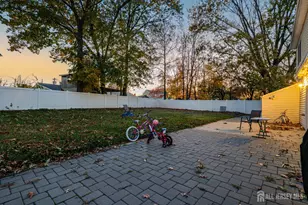 18 Baxter Rd, Edison, NJ 08817 - Photo 23