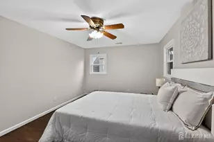 46 Melbourne Ct, Woodbridge Township, NJ 07095 - Photo 13