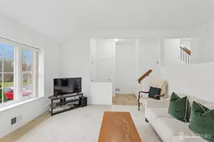 87 Freemont Ct, Franklin Township, NJ 08873 - Photo 3