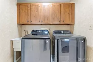 7 Oberlin Ct, Edison, NJ 08820 - Photo 17