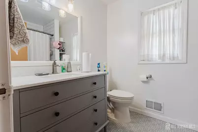 11 Edgeworth Place, New Brunswick, NJ 08901 - Photo 15