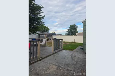 36 E Laurel Street, Carteret, NJ 07008 - Photo 5