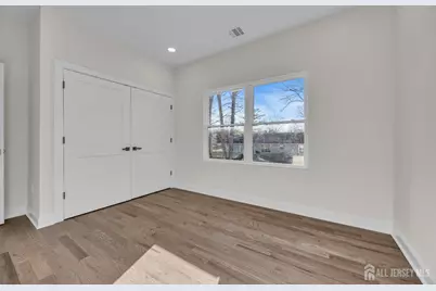 265 W Prescott Avenue N, Edison, NJ 08820 - Photo 33