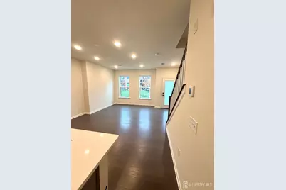 808 Sadie Circle, New Brunswick, NJ 08901 - Photo 3