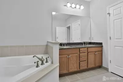 325 Regency Place, Middlesex, NJ 07095 - Photo 29