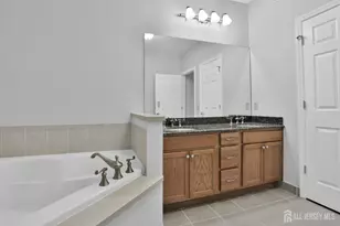 325 Regency Pl, Middlesex, NJ 07095 - Photo 29