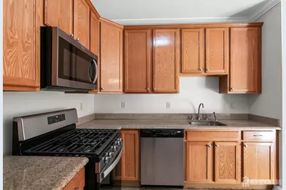 325 Regency Place, Middlesex, NJ 07095 - Photo 17