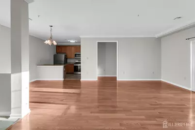 325 Regency Place, Middlesex, NJ 07095 - Photo 9