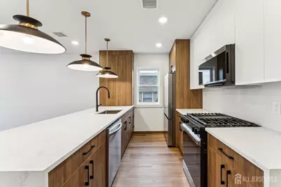 84 Hollywood Avenue, East Orange, NJ 07018 - Photo 1