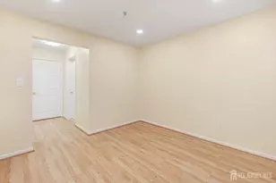 828 Waterford Dr, Edison, NJ 08817 - Photo 25