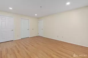 828 Waterford Dr, Edison, NJ 08817 - Photo 9