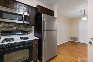 828 Waterford Dr, Edison, NJ 08817 - Photo 17