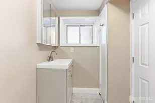 684 Old Post Rd, Edison, NJ 08817 - Photo 11