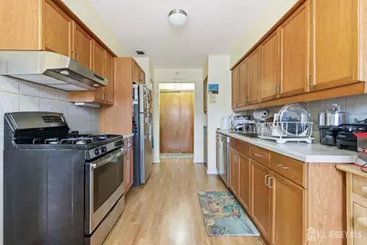 816 Sharon Garden Court, Woodbridge Township, NJ 07095 - Photo 9