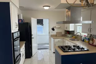 13 Eastern Parkway Pkwy, Jersey City, NJ 07305 - Photo 17