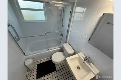 10 Woodlawn Circle, Old Bridge Township, NJ 07735 - Photo 9