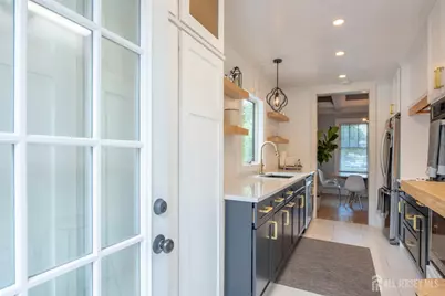10 N 8th Avenue N, Highland Park, NJ 08904 - Photo 23