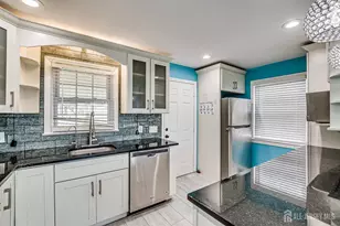 14 Linden St, Carteret, NJ 07008 - Photo 13