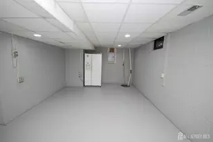 1 Wellington Ct, Sayreville, NJ 08872 - Photo 21