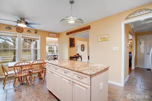 11 Bedfordshire Dr, Monroe Township, NJ 08831 - Photo 11