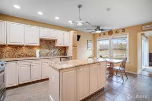 11 Bedfordshire Dr, Monroe Township, NJ 08831 - Photo 9